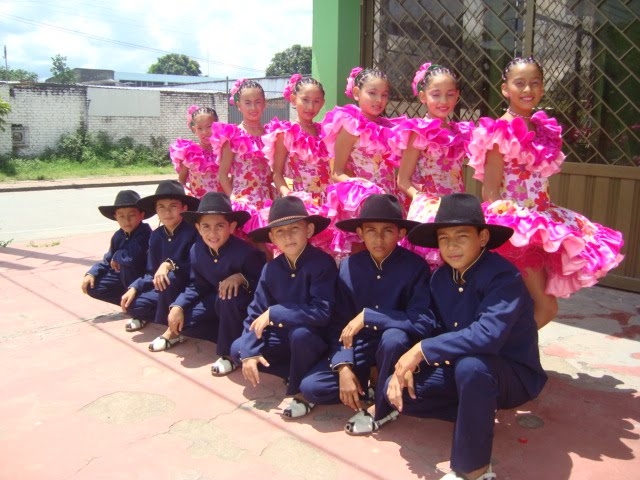 GRUPOS DE DANZA
